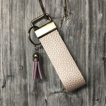 Load image into Gallery viewer, Pearl Pink Keychain